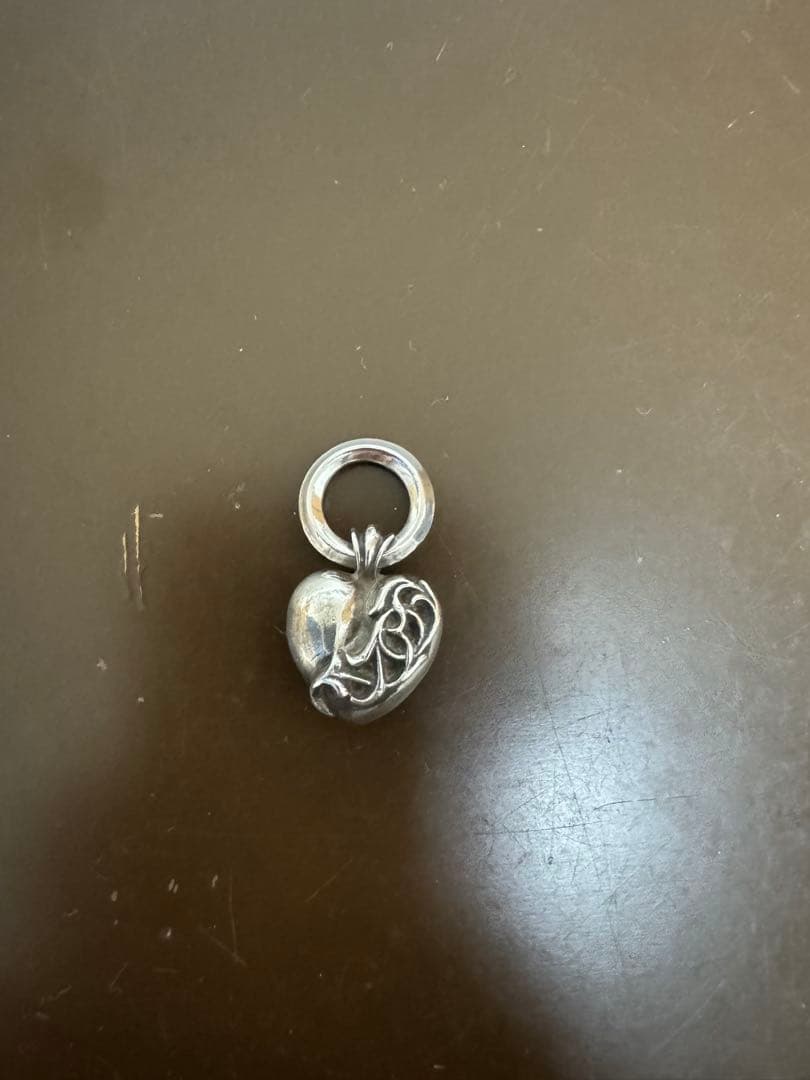 クロムハーツ　ハートチャーム