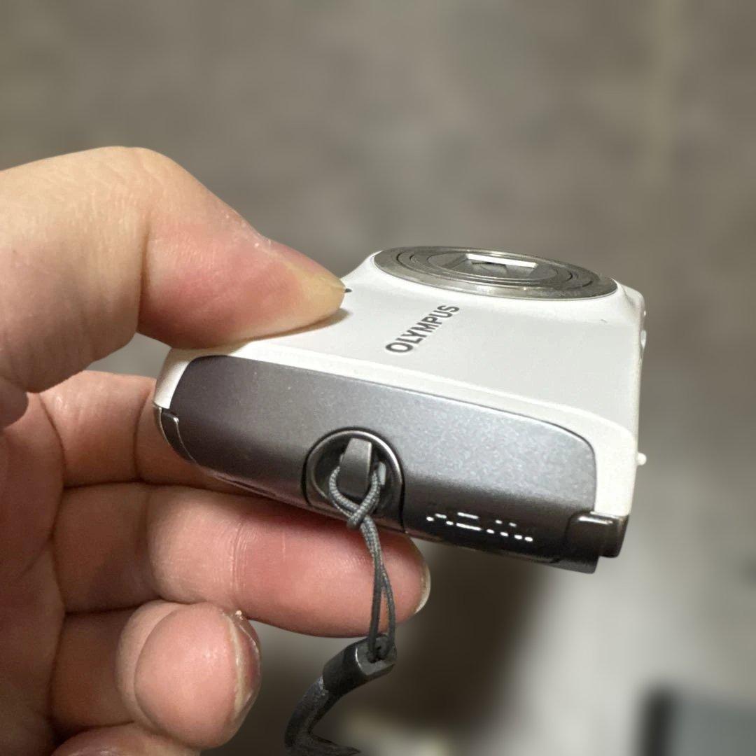 OLYMPUS デジカメ　VH-510