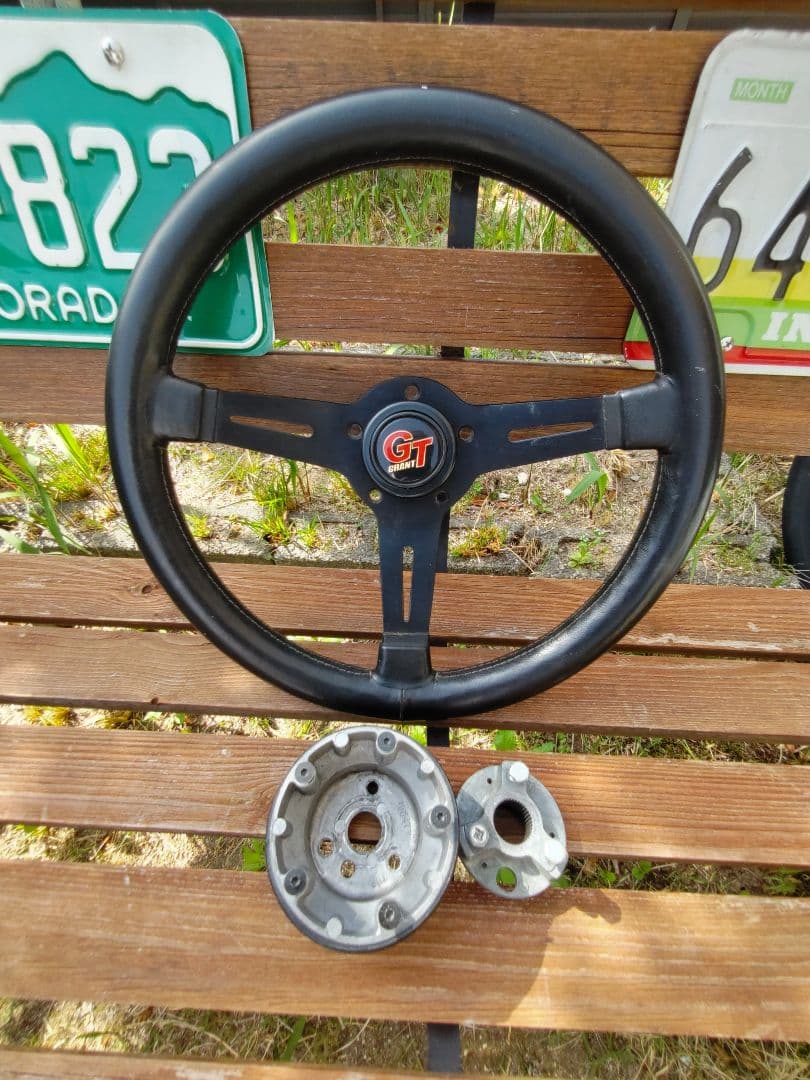 ぱぴこ！アメリカ製グランツ（GRANT）革巻きGTステアリングボス付当時物