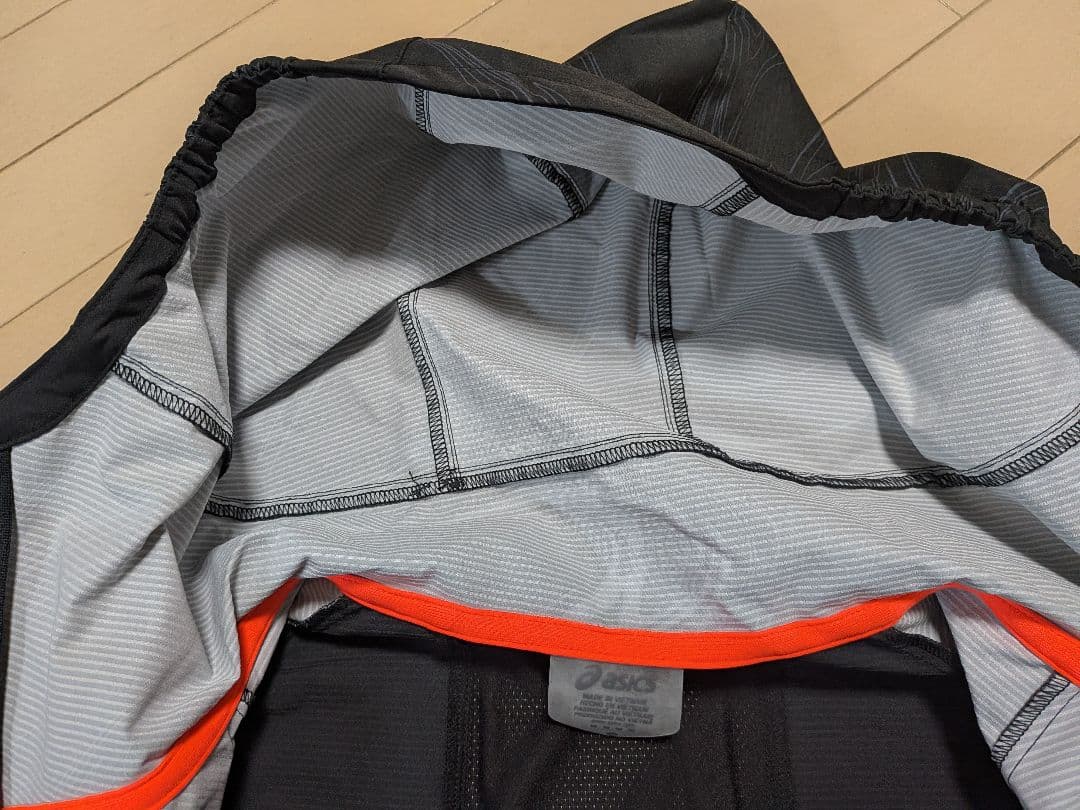 【 ASICS 】A-I-M ストレッチクロスグラフィックフーディーセットアップ