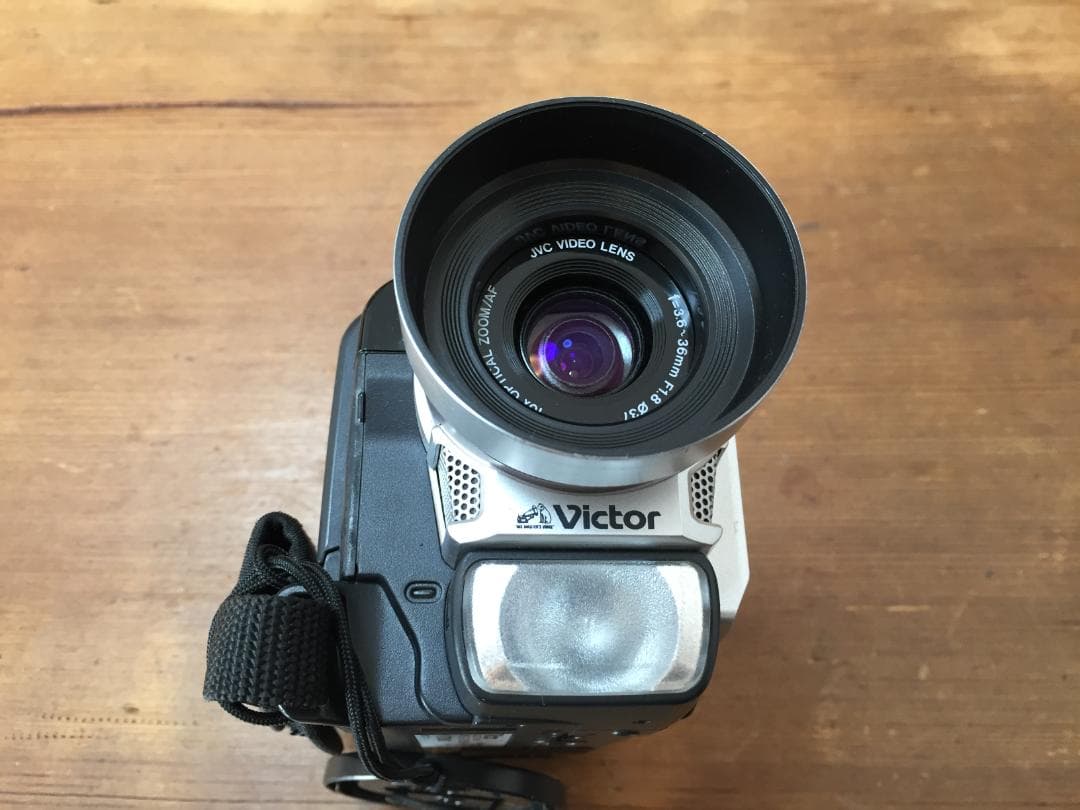 撮影再生ダビングOK　Victor　GR-DVF305K　付属品あり　液晶大画面