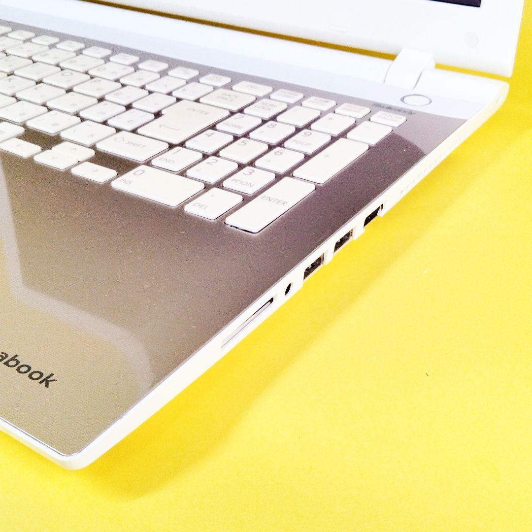 すぐ使える♪薄型✨サテンゴールドノートパソコン カメラ付き　初心者におすすめ✨