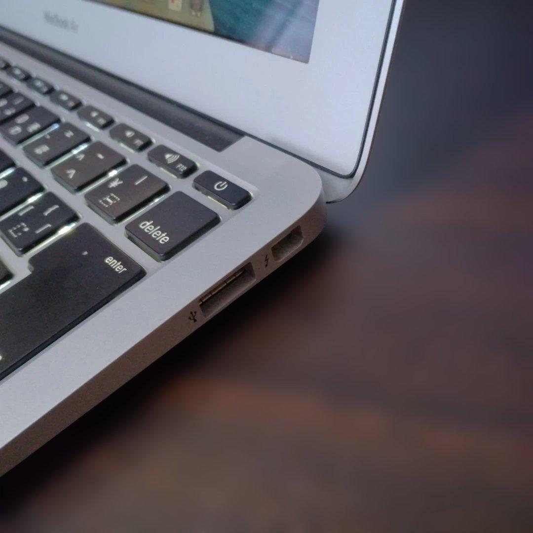 MacBookAir Mid2013 11-inch【中古】