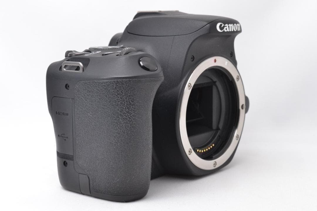 ■ 美品 ■ キャノン　Canon Kiss X9 レンズキット