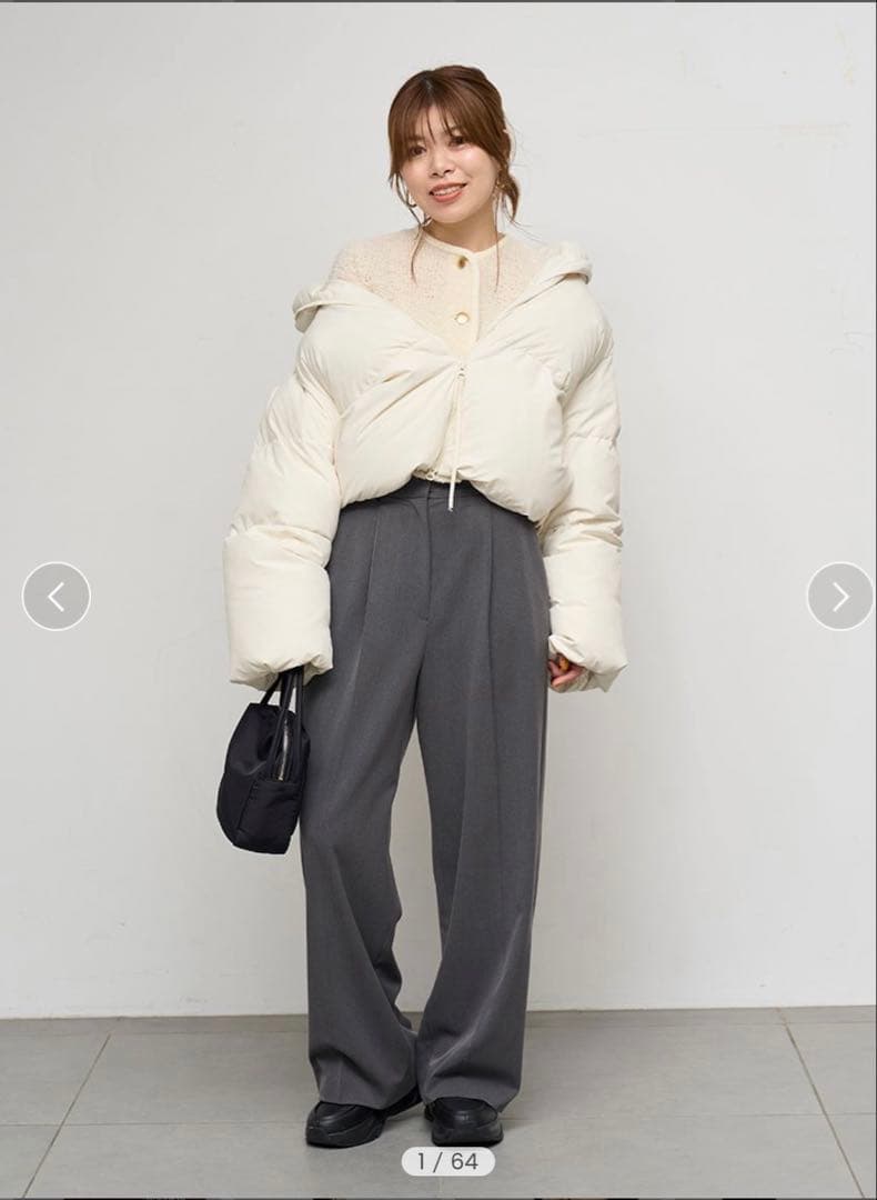 emmi クロップドフォルムダウンコート完売※次回発送1/27以降