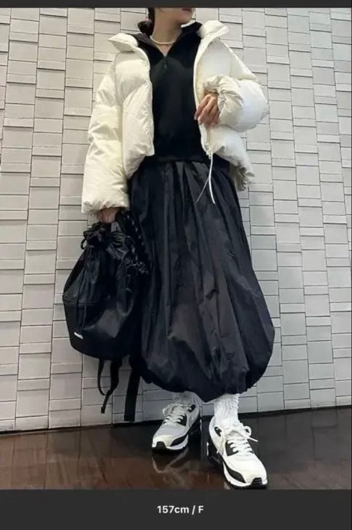 emmi クロップドフォルムダウンコート完売※次回発送1/27以降