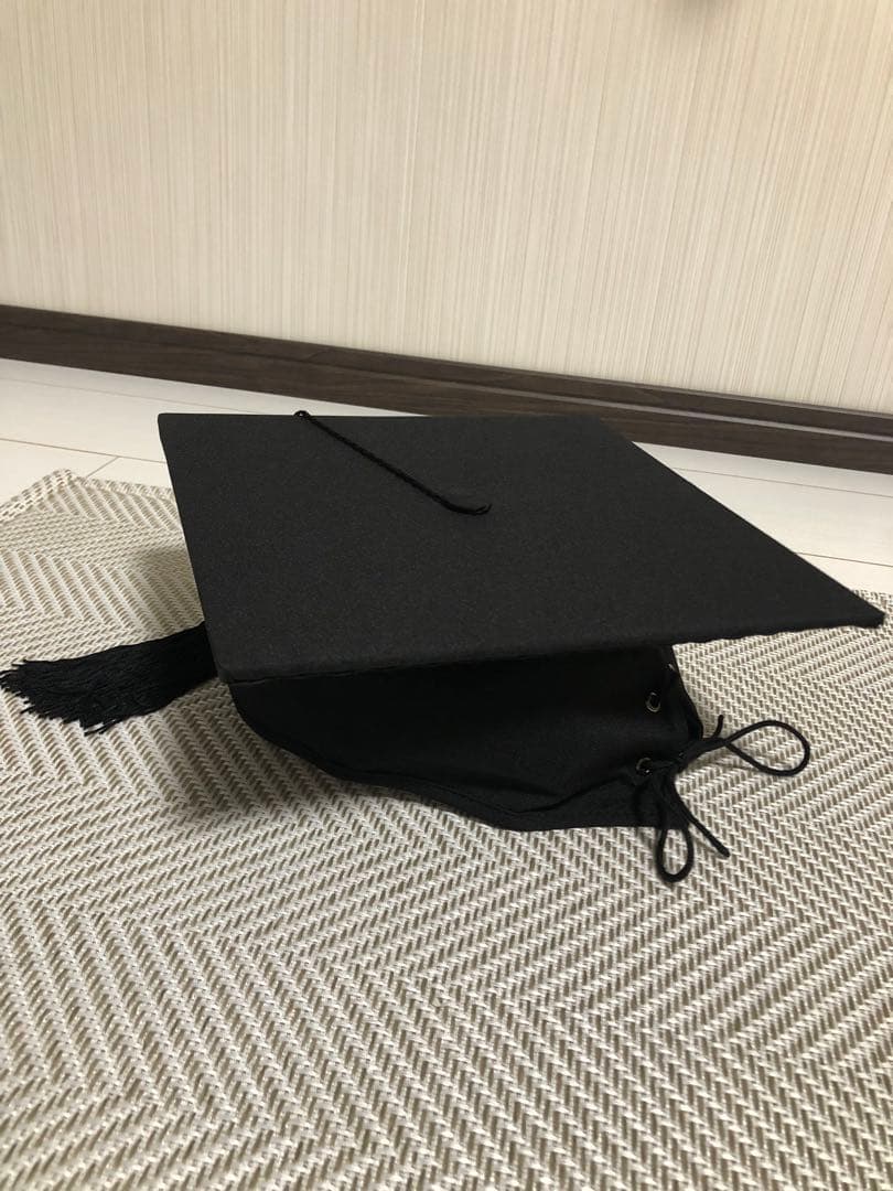 【1回のみ使用・クリーニング済】三越アカデミックガウン 帽子付き