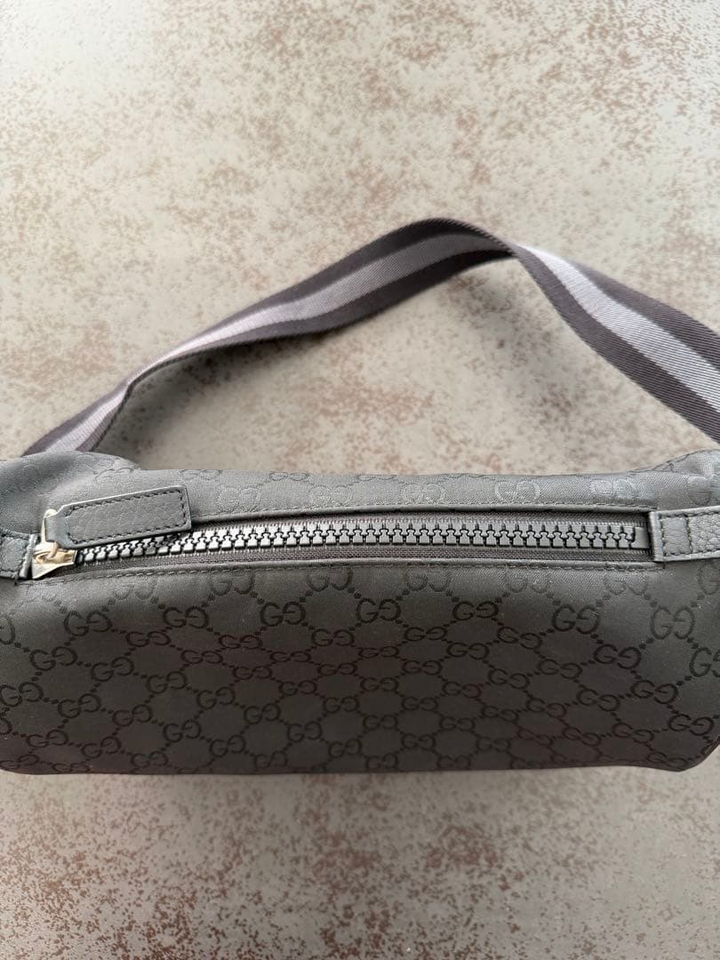 GUCCI ボディバッグ