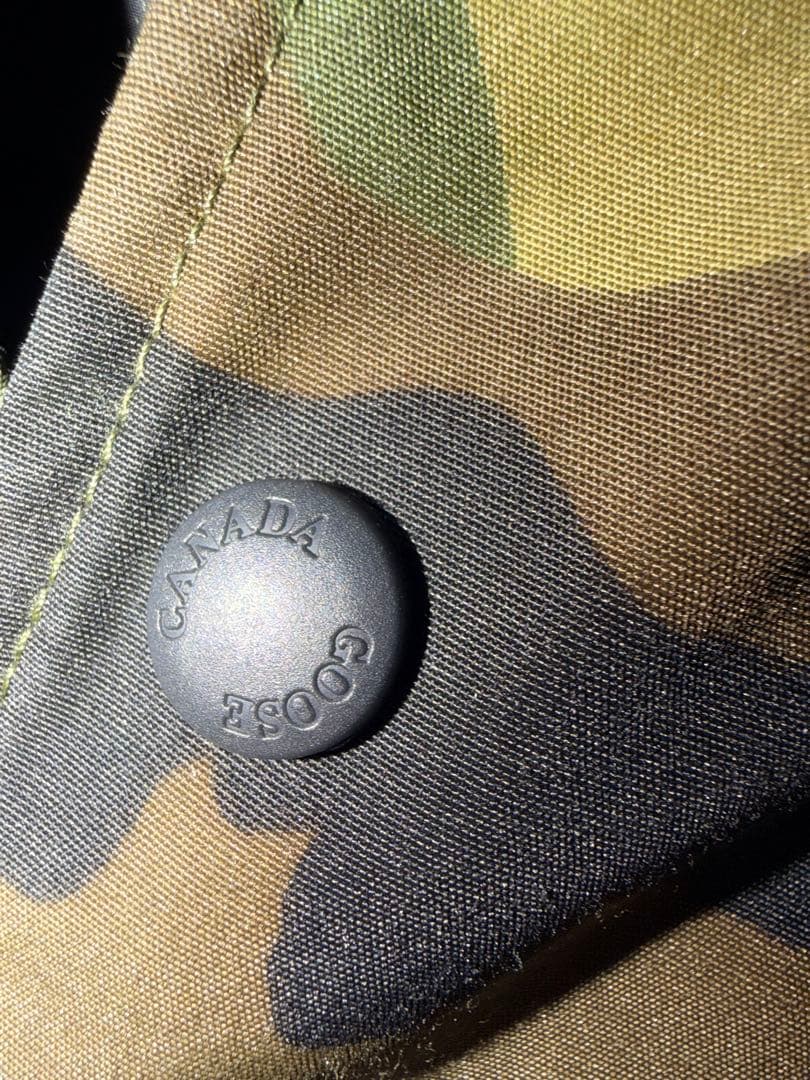 KK 【美品】カナダグース 迷彩ダウン CARSON PARKA