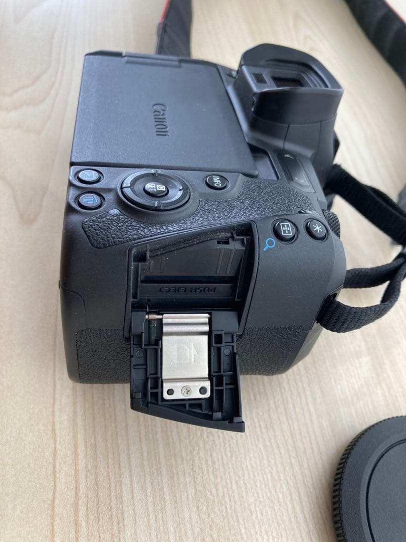 Canon EOS R ミラーレスカメラ 本体とバッテリーチャージャー