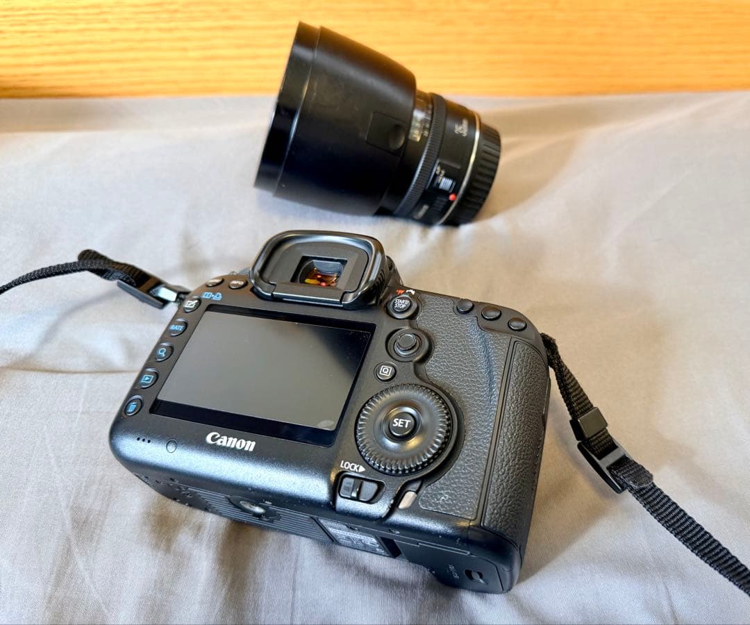 canon 5dmark3、キャノン　5D mark3 一眼レフ　おまけレンズ付