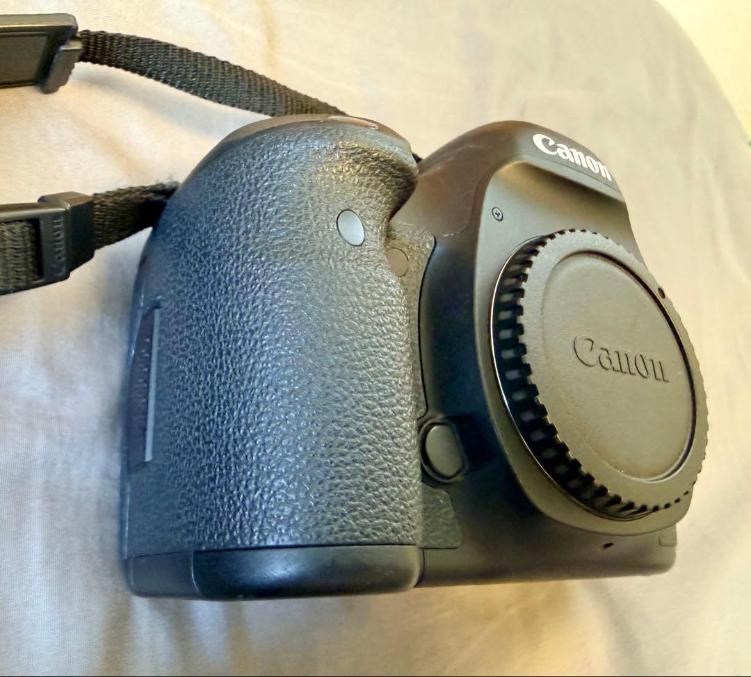 canon 5dmark3、キャノン　5D mark3 一眼レフ　おまけレンズ付