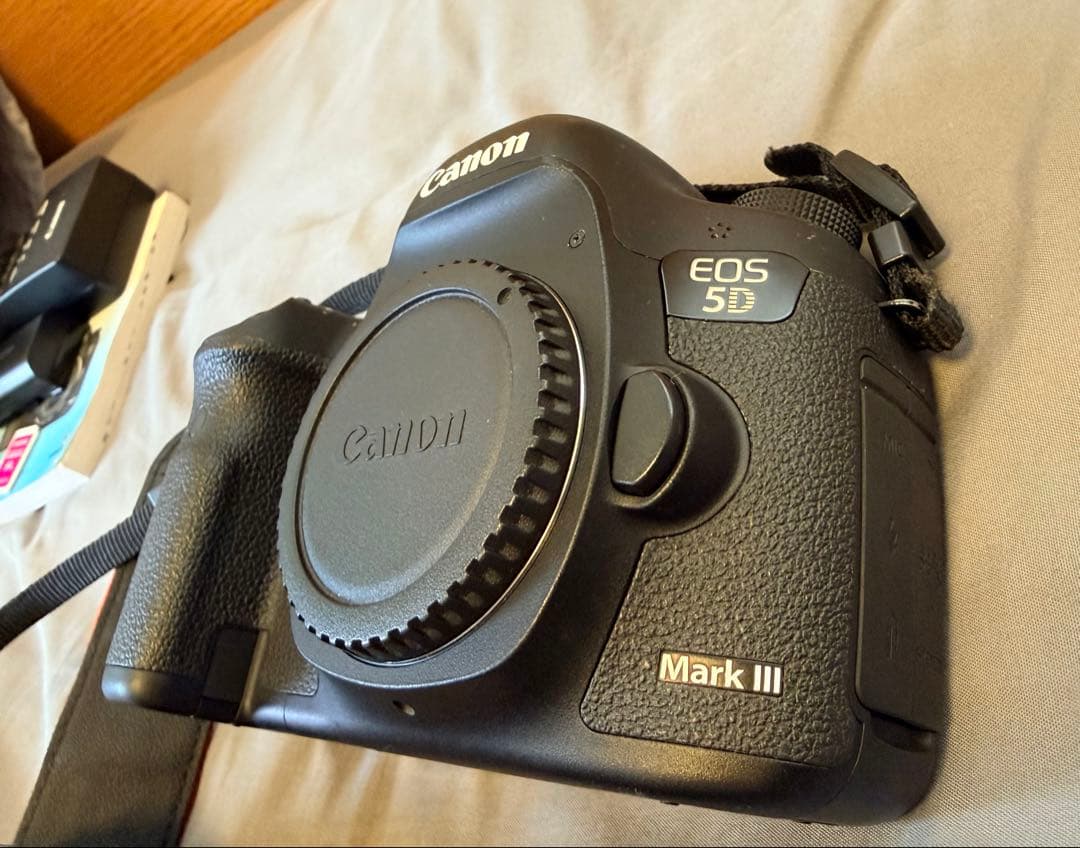 canon 5dmark3、キャノン　5D mark3 一眼レフ　おまけレンズ付