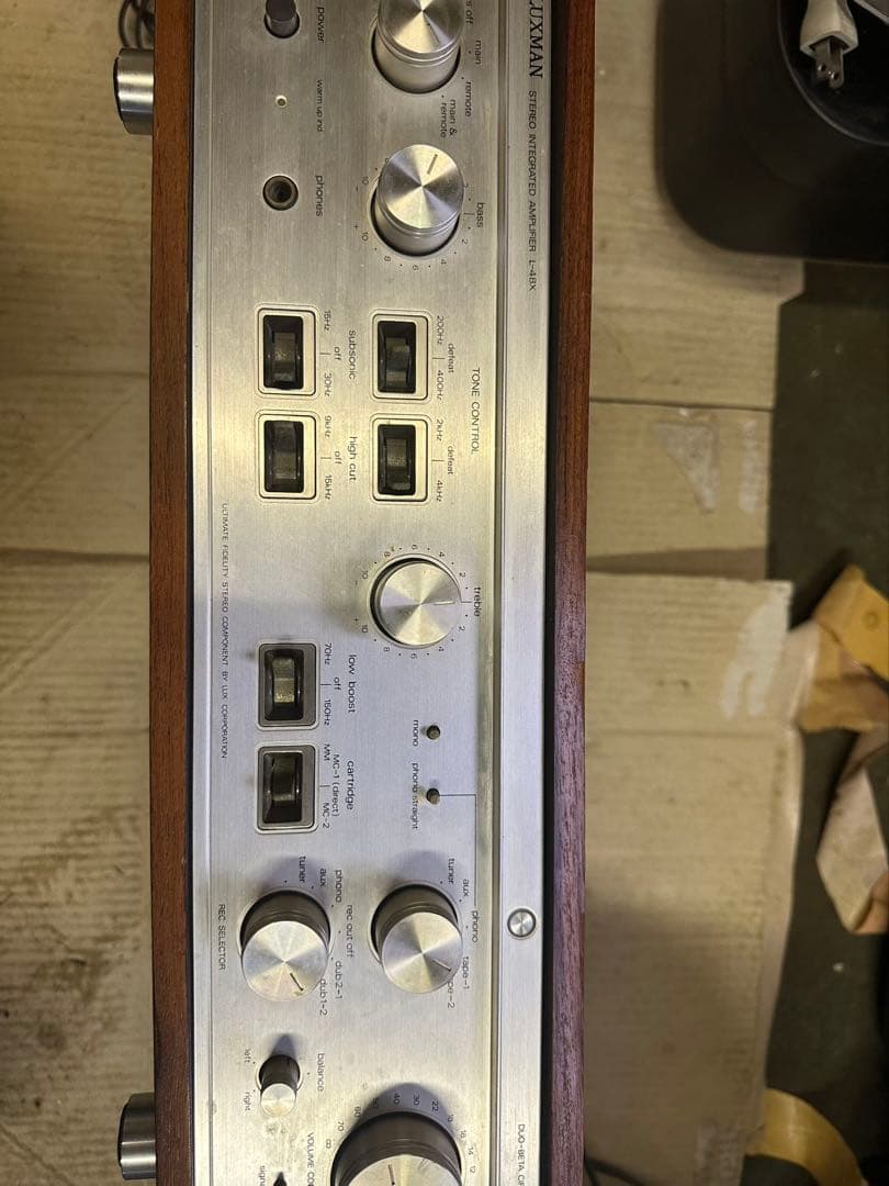 木目調オーディオアンプ