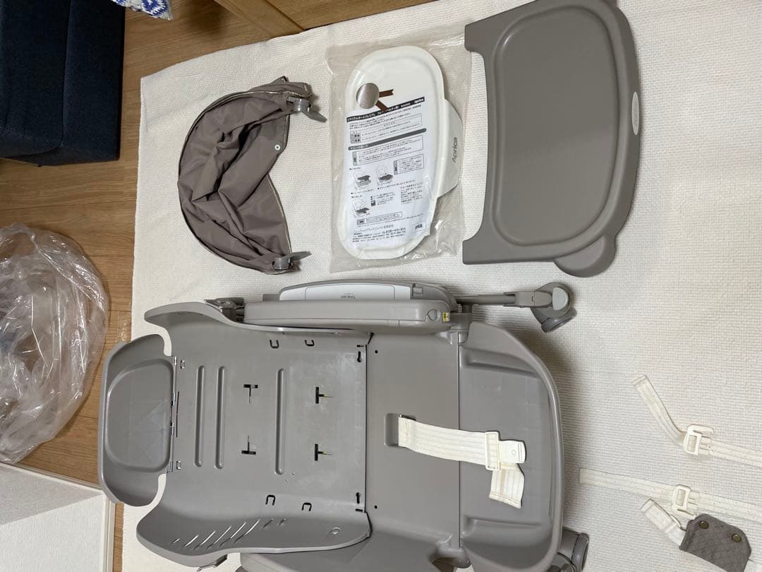 (送料込みに変更)Aprica ユラリズム　オート　ベビーチェア