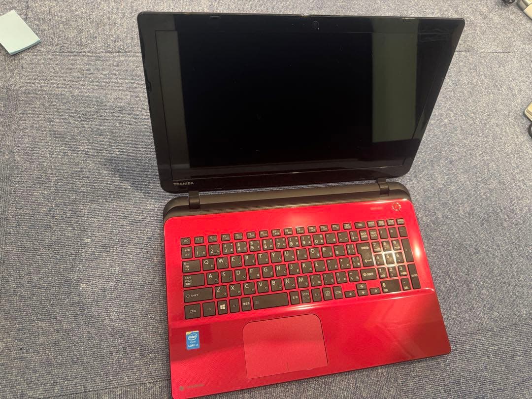 Toshiba ノートPC 15.6インチ レッド