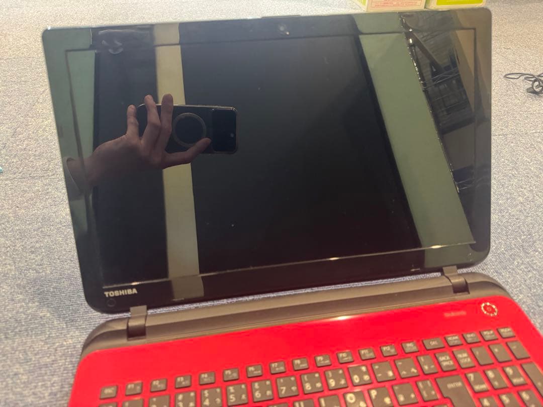Toshiba ノートPC 15.6インチ レッド