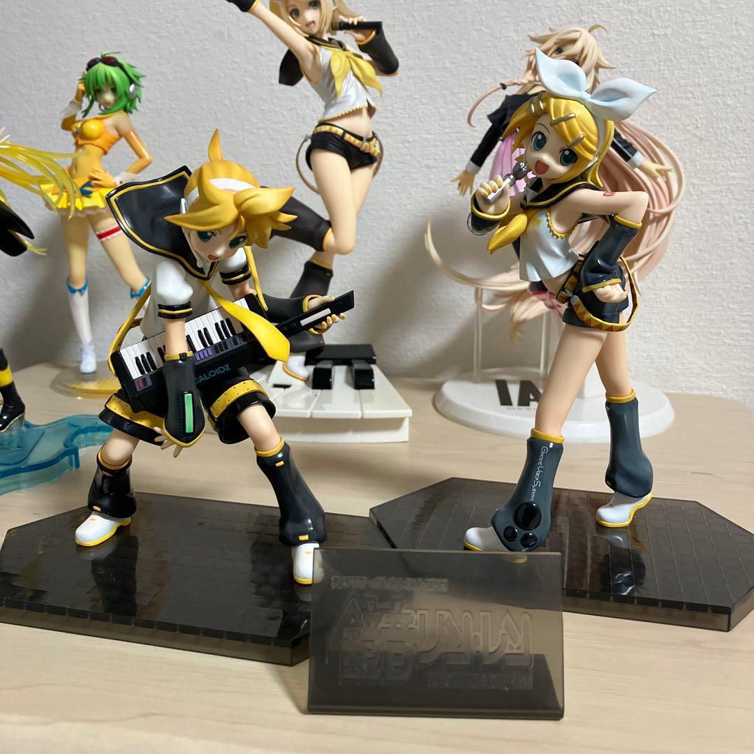 ボーカロイド　初音ミクなどフィギュア　7体セット