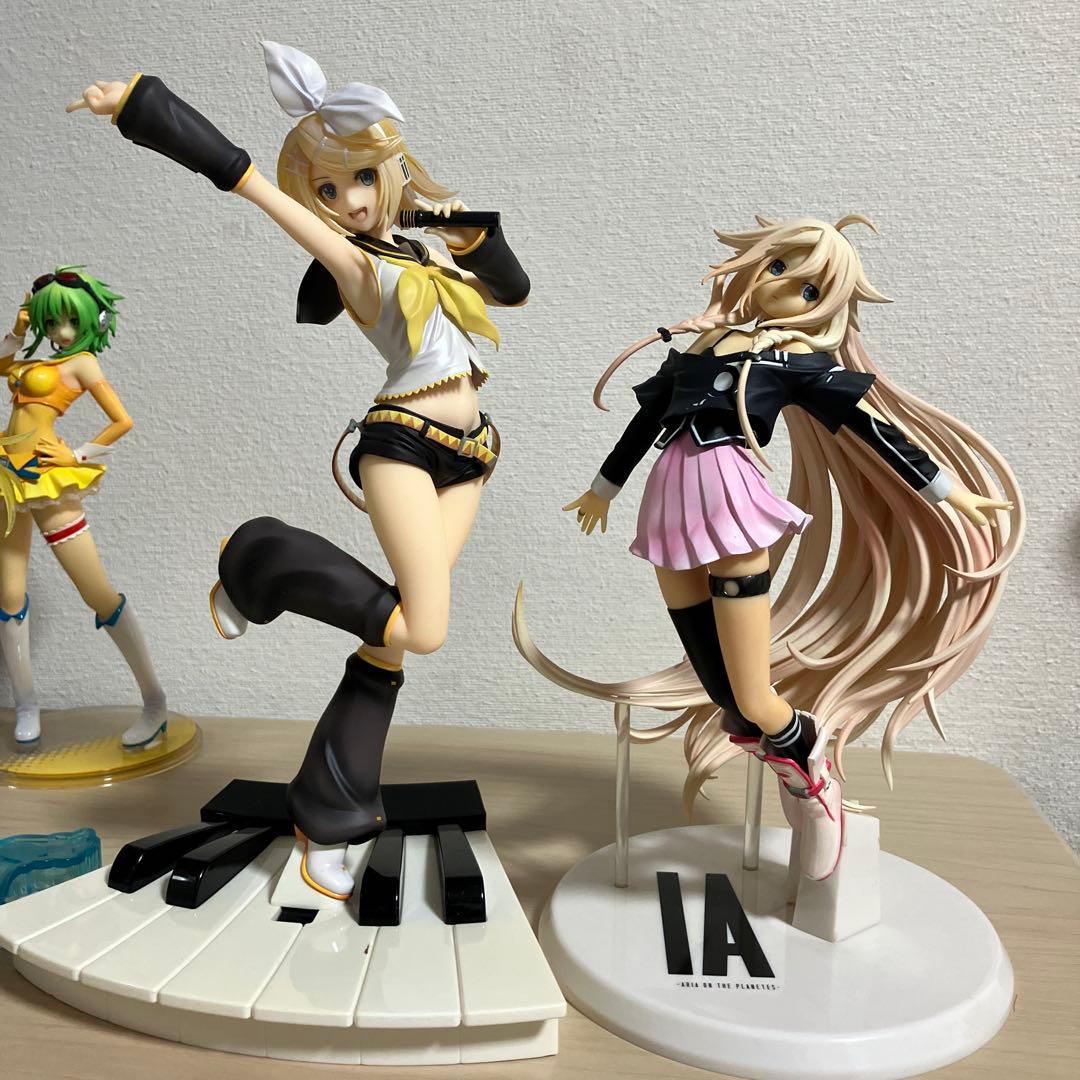 ボーカロイド　初音ミクなどフィギュア　7体セット