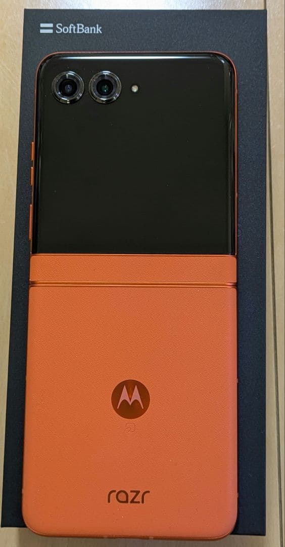 Motorola razr 50s 折りたたみスマホ 新品・未使用）