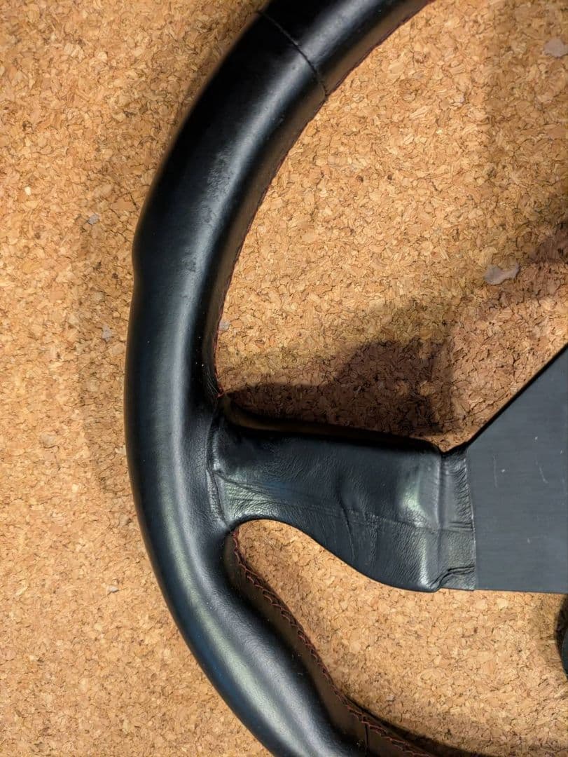 パーソナル　ステアリング　ホーンボタン付き