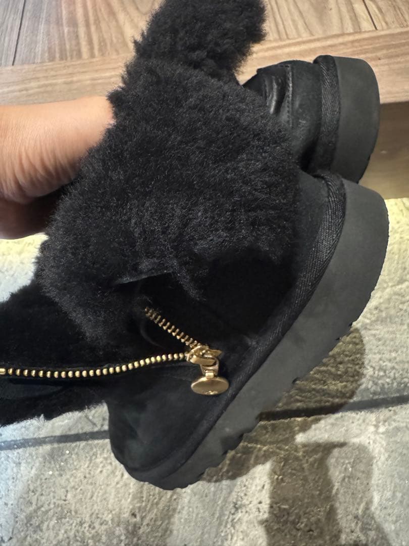 靴 Bailey Zip Mini 24