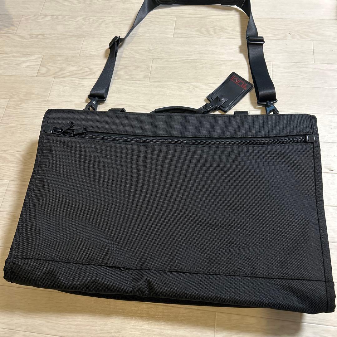 TUMI ブラック ガーメントバッグ