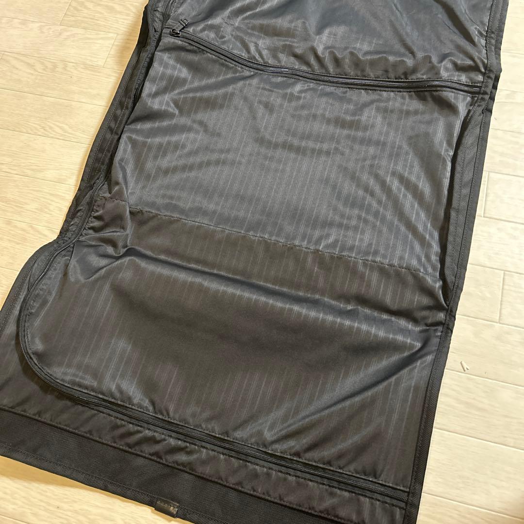 TUMI ブラック ガーメントバッグ