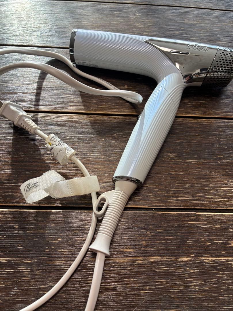 ジャンク品　リファ ホワイト ヘアドライヤー