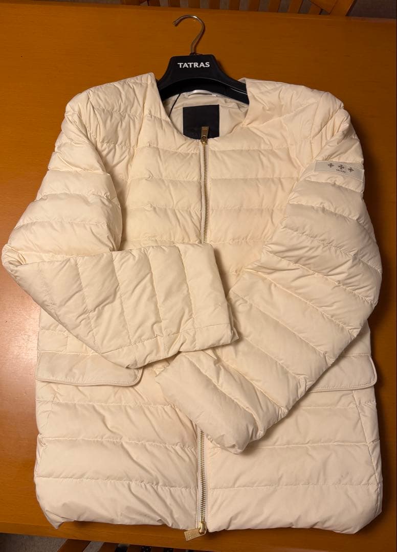 【極美品】TATRASタトラスNOKO ノーカラー ライトダウンサイズ5