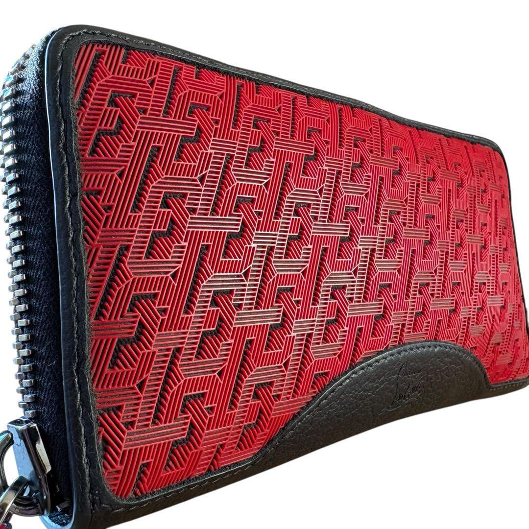 近年モデル　美品　クリスチャンルブタン　長財布　ラウンドファスナー　レザー　赤