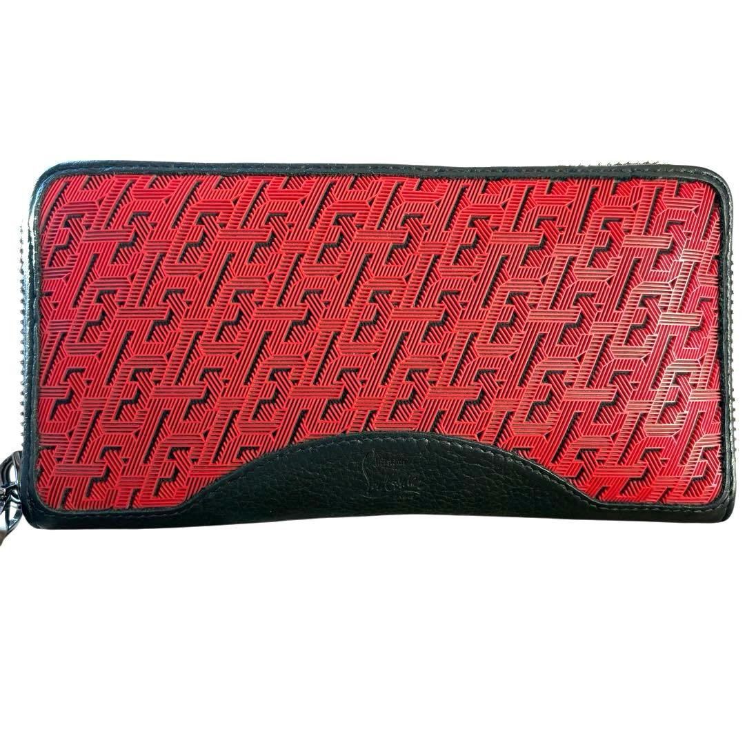 近年モデル　美品　クリスチャンルブタン　長財布　ラウンドファスナー　レザー　赤