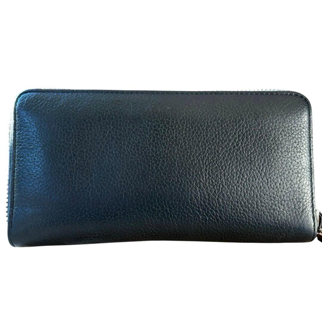 近年モデル　美品　クリスチャンルブタン　長財布　ラウンドファスナー　レザー　赤