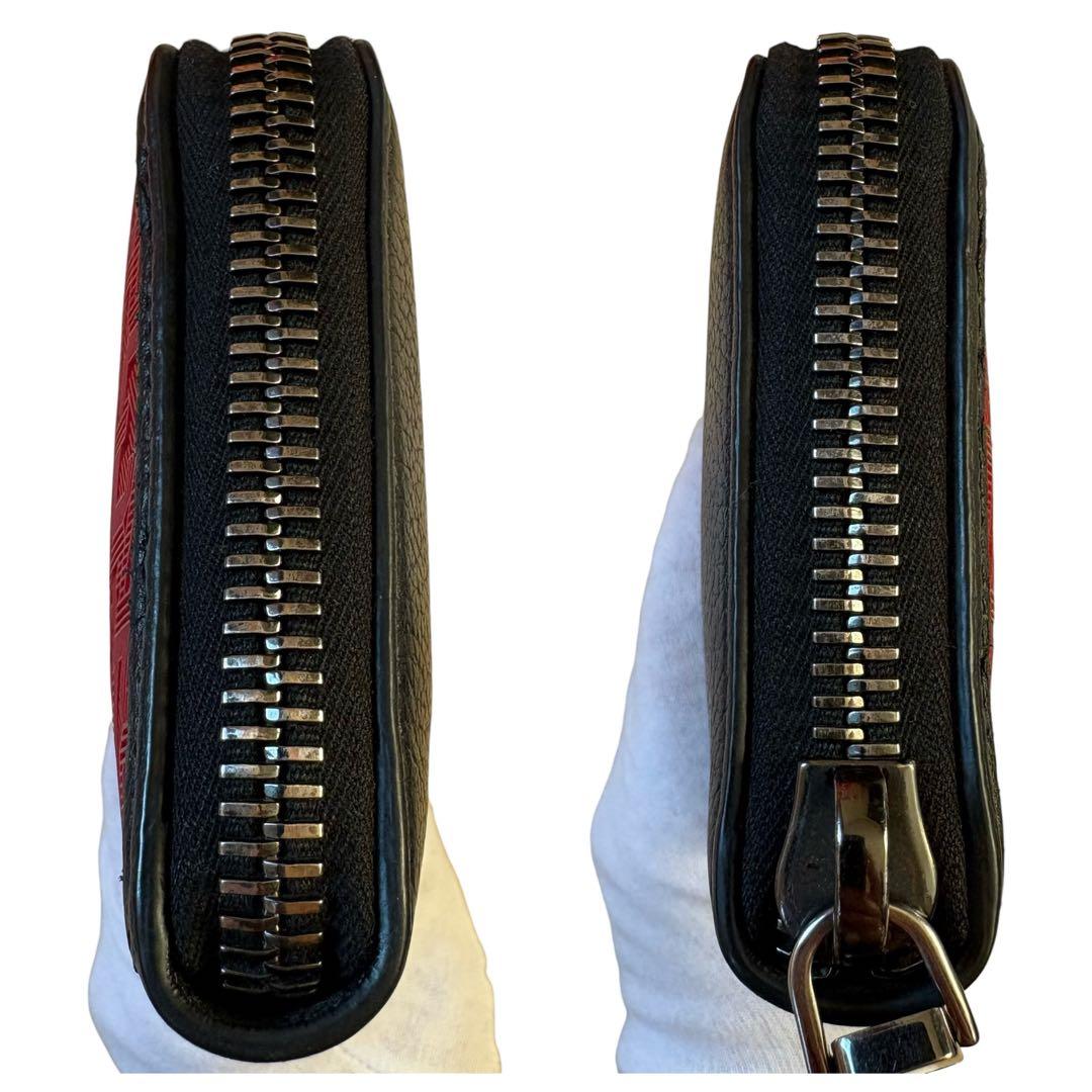 近年モデル　美品　クリスチャンルブタン　長財布　ラウンドファスナー　レザー　赤