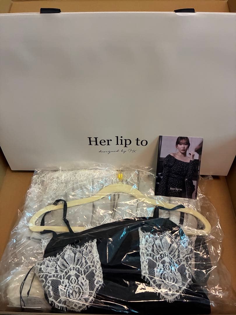 新品 Isa Tiered Lace Cami Dress Herlipto S