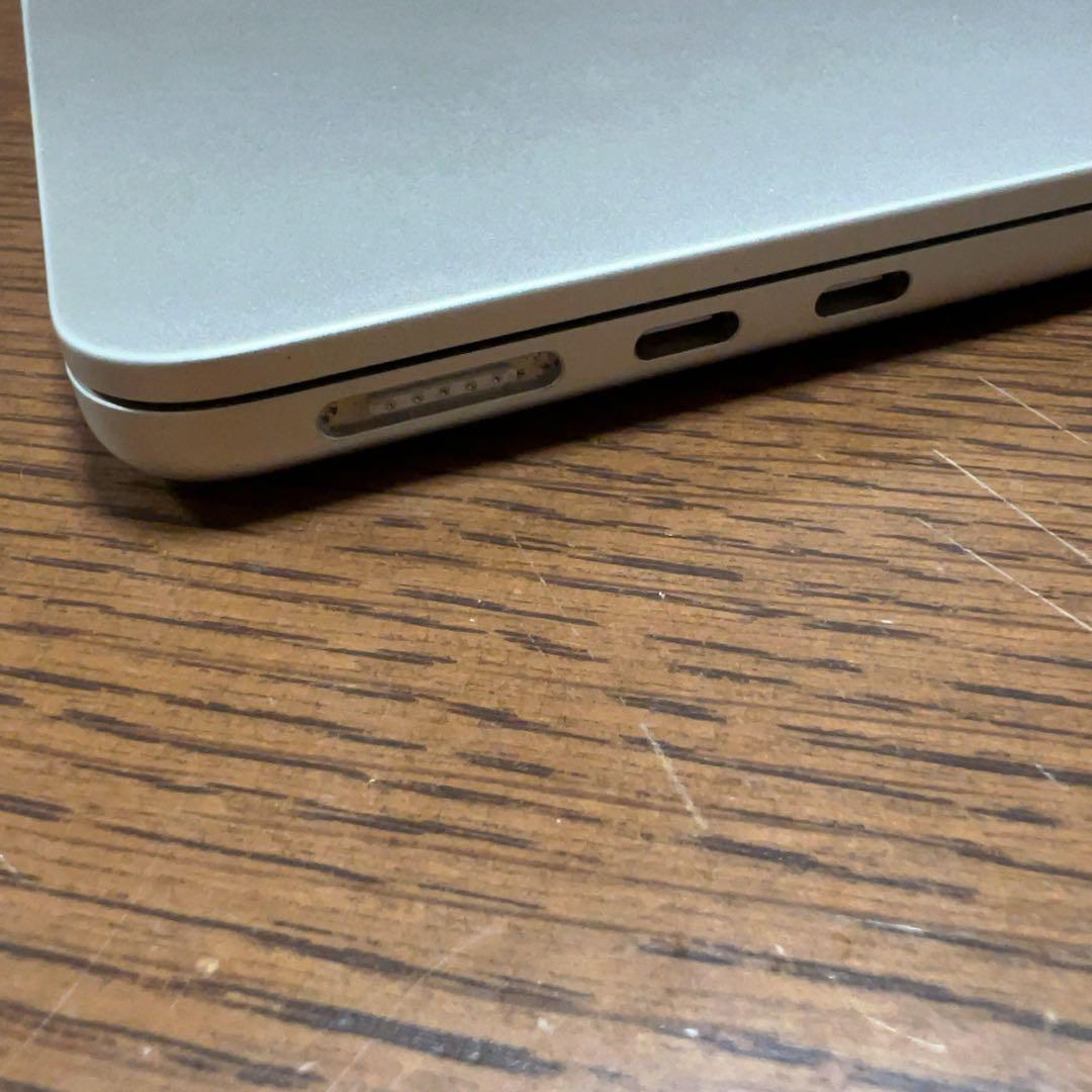 Macbook Air 2022 M2 13.6インチ 16GBメモリ 1TB