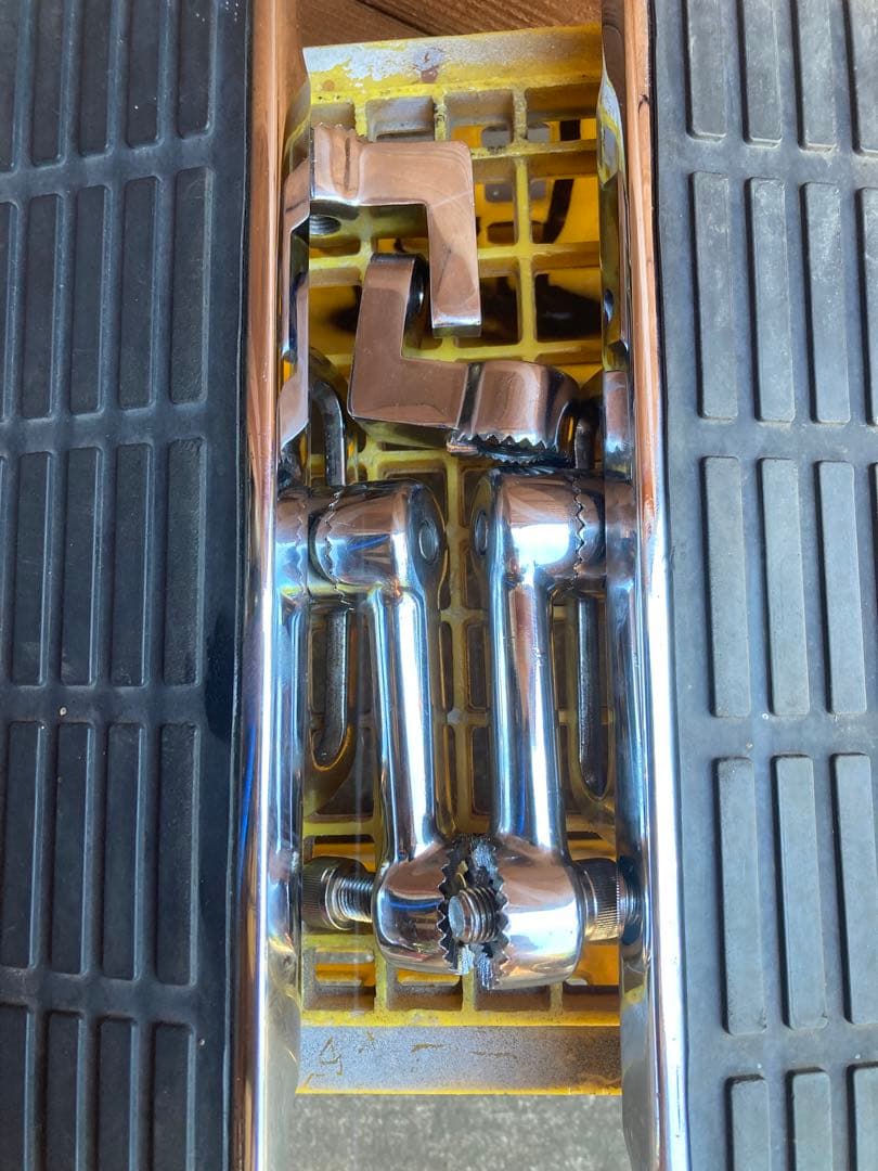 ハーレー　アジャスターフロアーフットボード 価格応談します