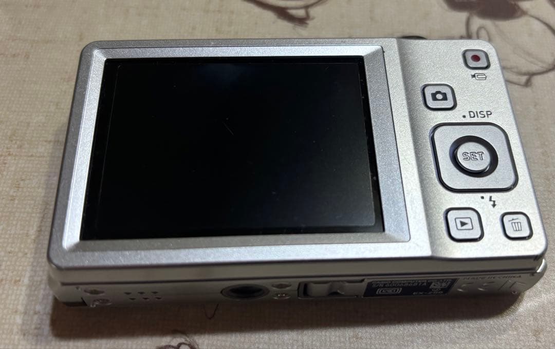 CASIO EXILIM カメラ　デジカメ