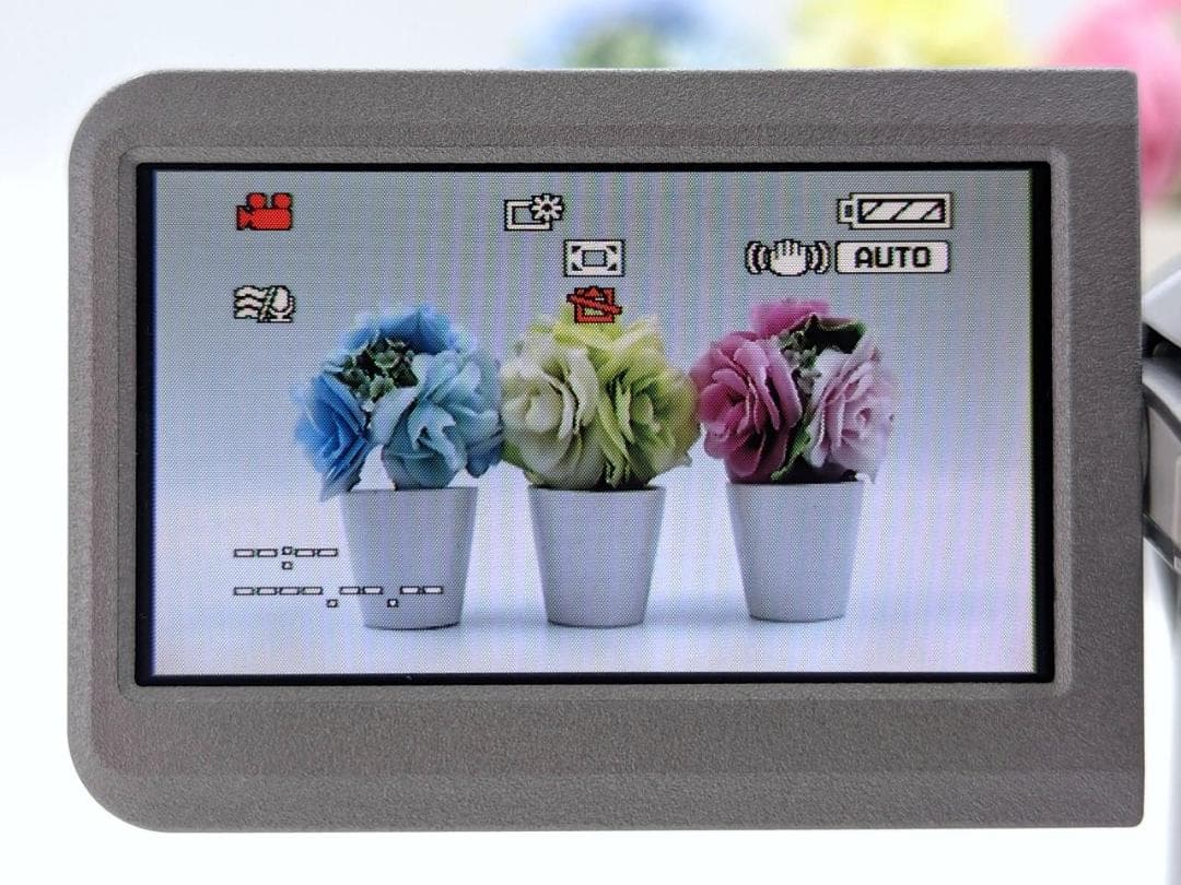 小型軽量！ Panasonic ビデオカメラ SDR-S200