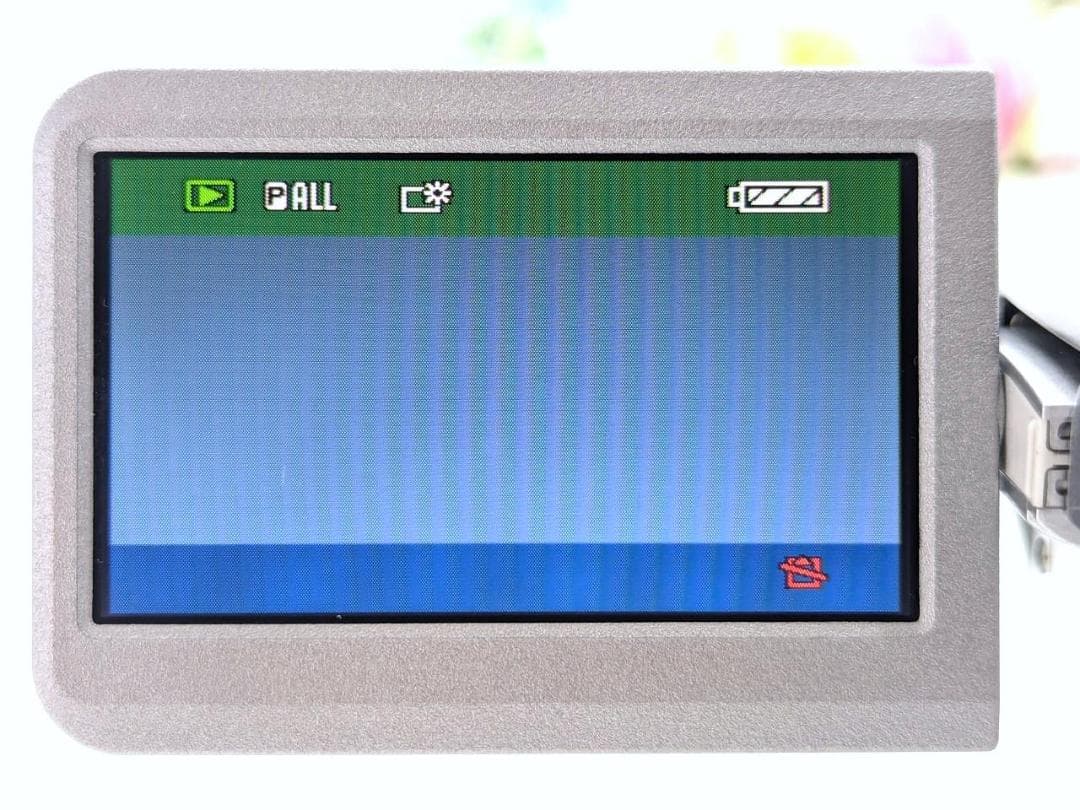 小型軽量！ Panasonic ビデオカメラ SDR-S200