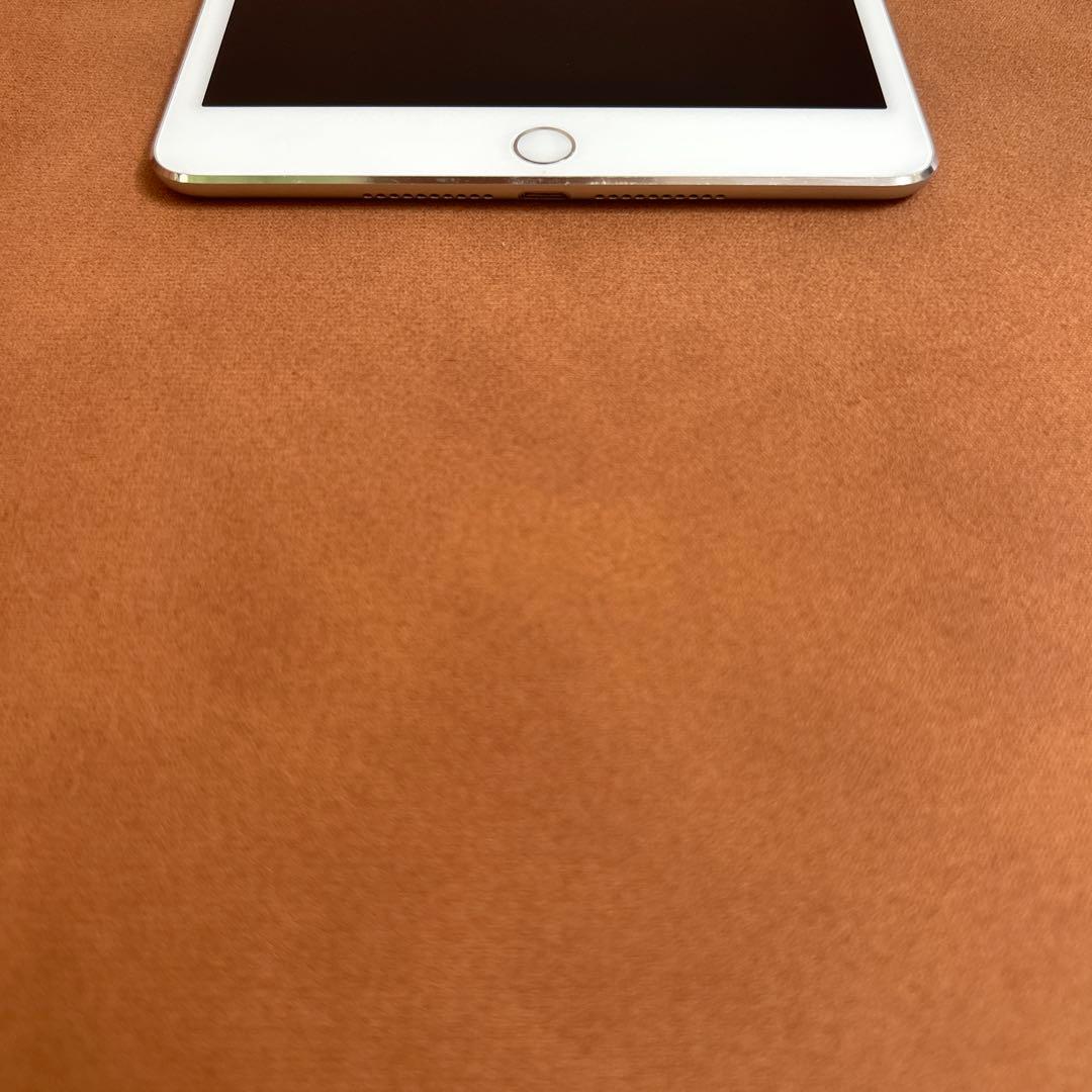 679 電池良好☆iPad mini4 第4世代 16GB SIMフリー☆