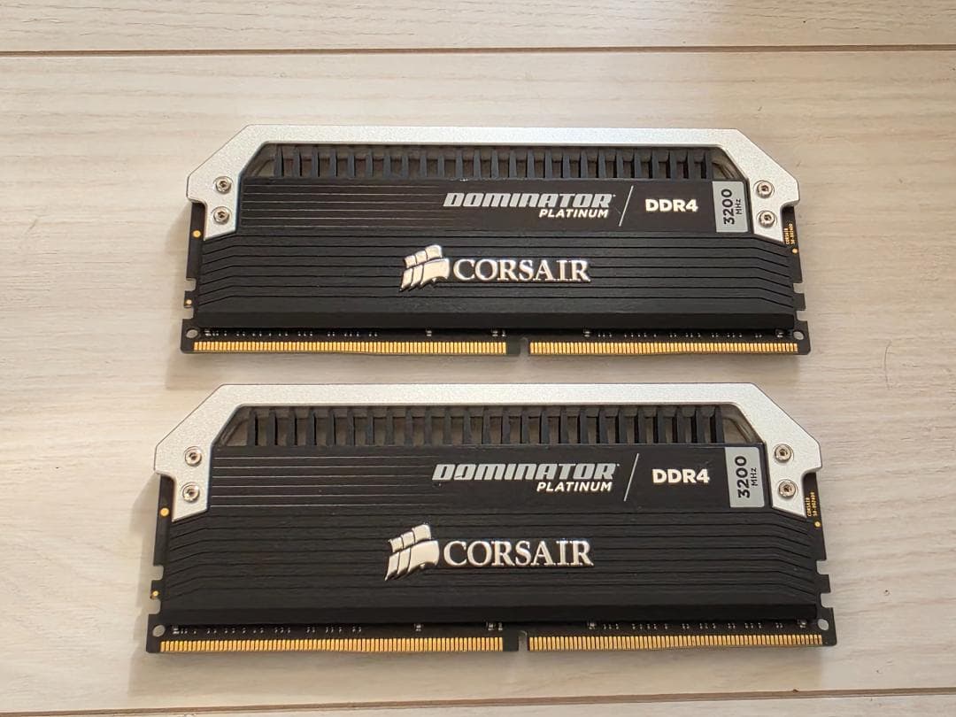 デスクトップPC用 CORSAIR DDR4-3200 16GBx2枚=32GB