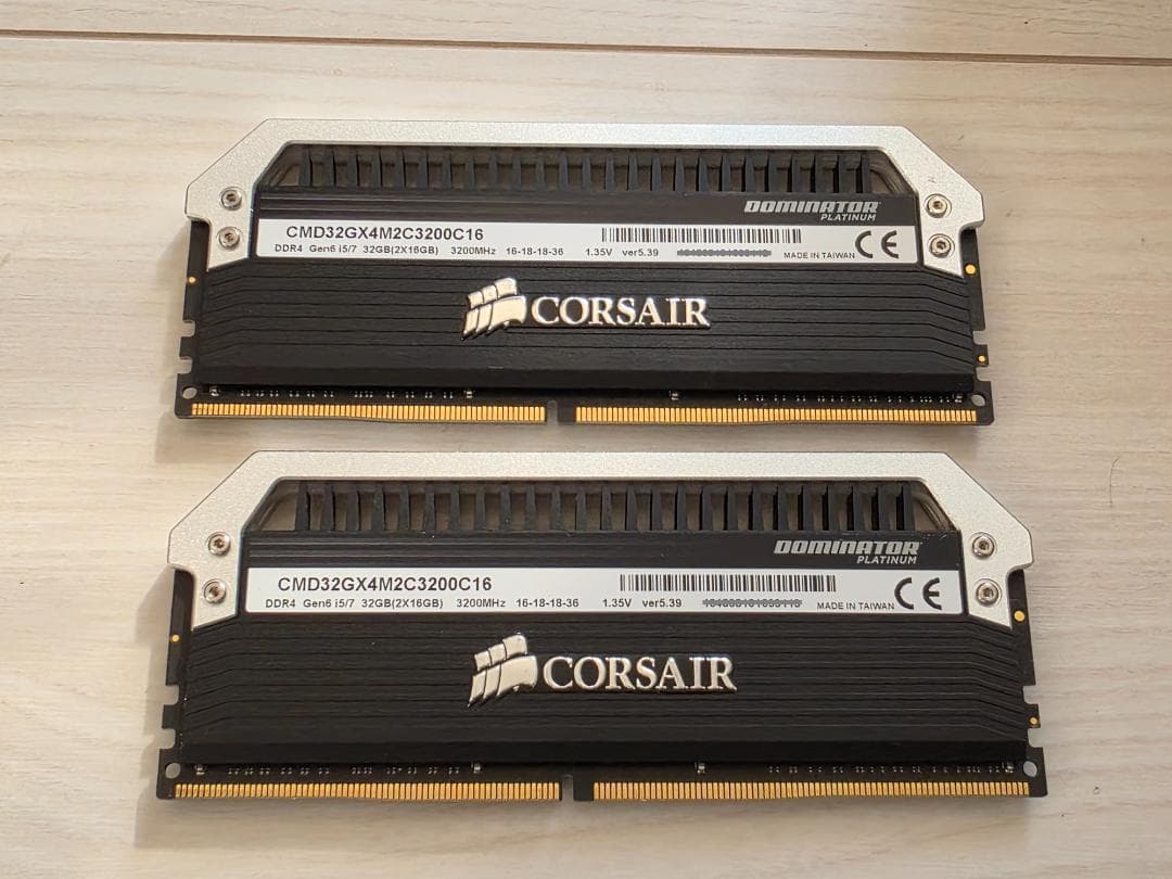 デスクトップPC用 CORSAIR DDR4-3200 16GBx2枚=32GB