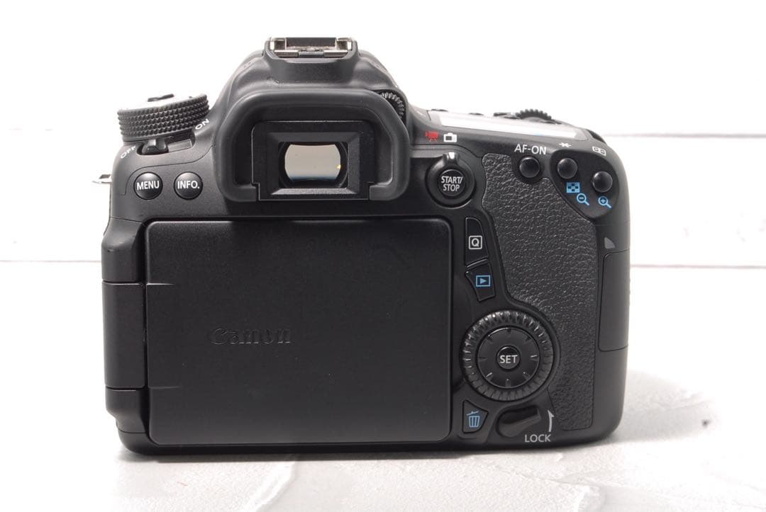 Canon EOS 70D ダブルレンズキット Wi-Fi機能搭載 スマホ転送