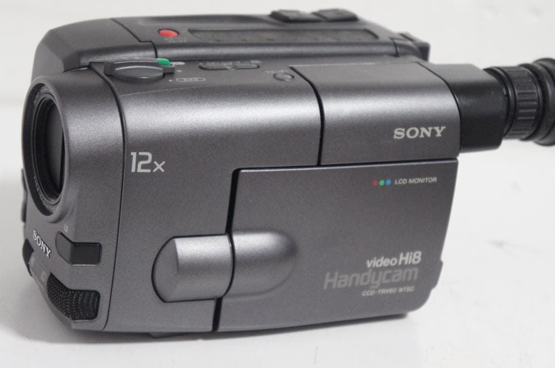 【動作美品】Hi8 SONY CCD TRV60 ビデオカメラ 8mm 701
