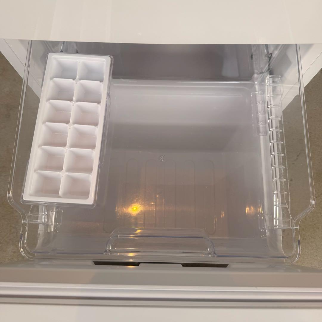 ● 美品 女性オーナー シャープ 冷蔵庫 SJ-D15JJ-W 152L