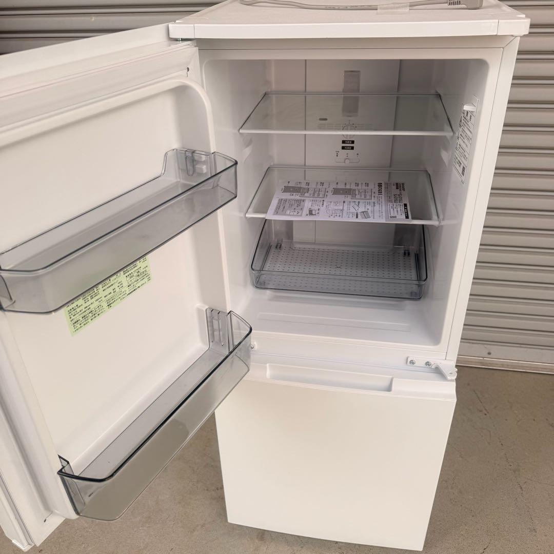 ● 美品 女性オーナー シャープ 冷蔵庫 SJ-D15JJ-W 152L