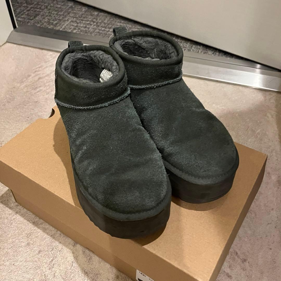 UGG カーキ　厚底ムートンブーツ　ウルトラミニプラットフォーム　US6