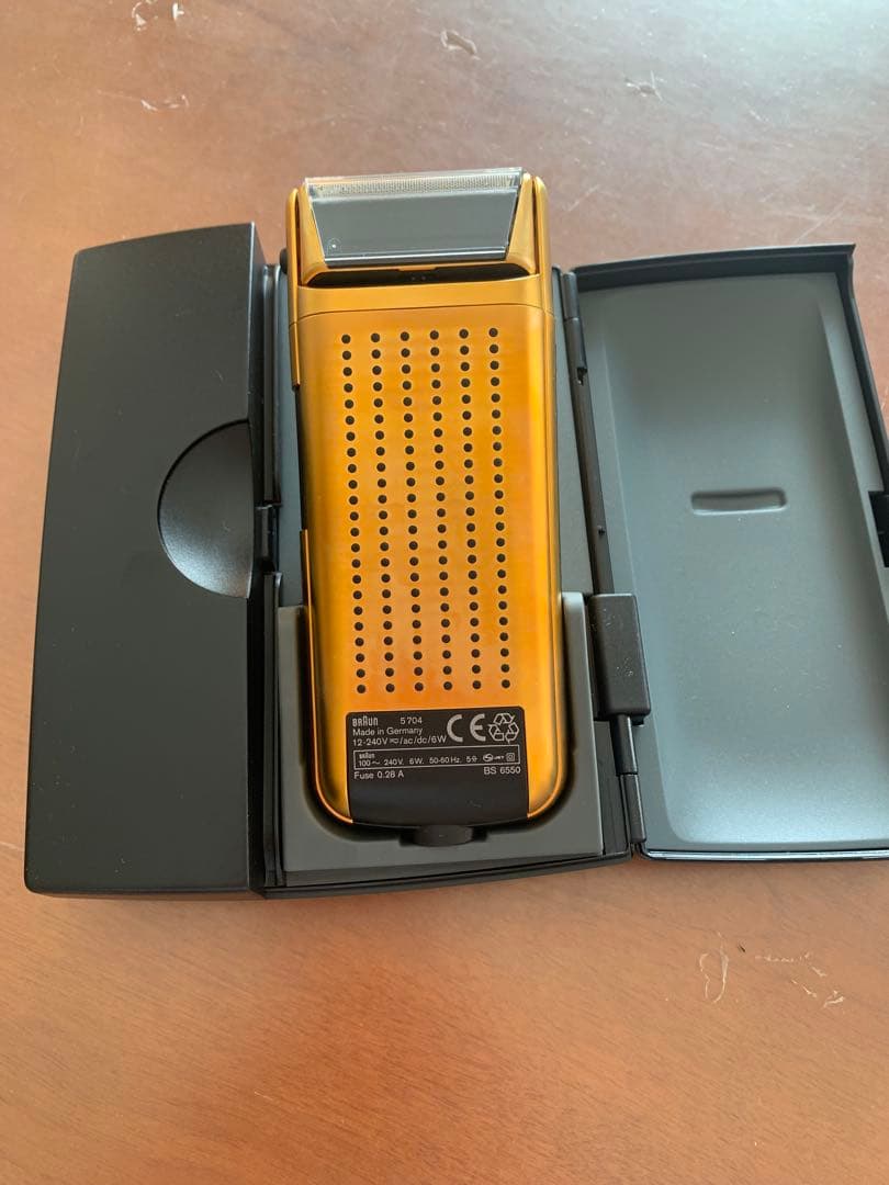 【限定3000台❣️】24金メッキ　braun シェーバー