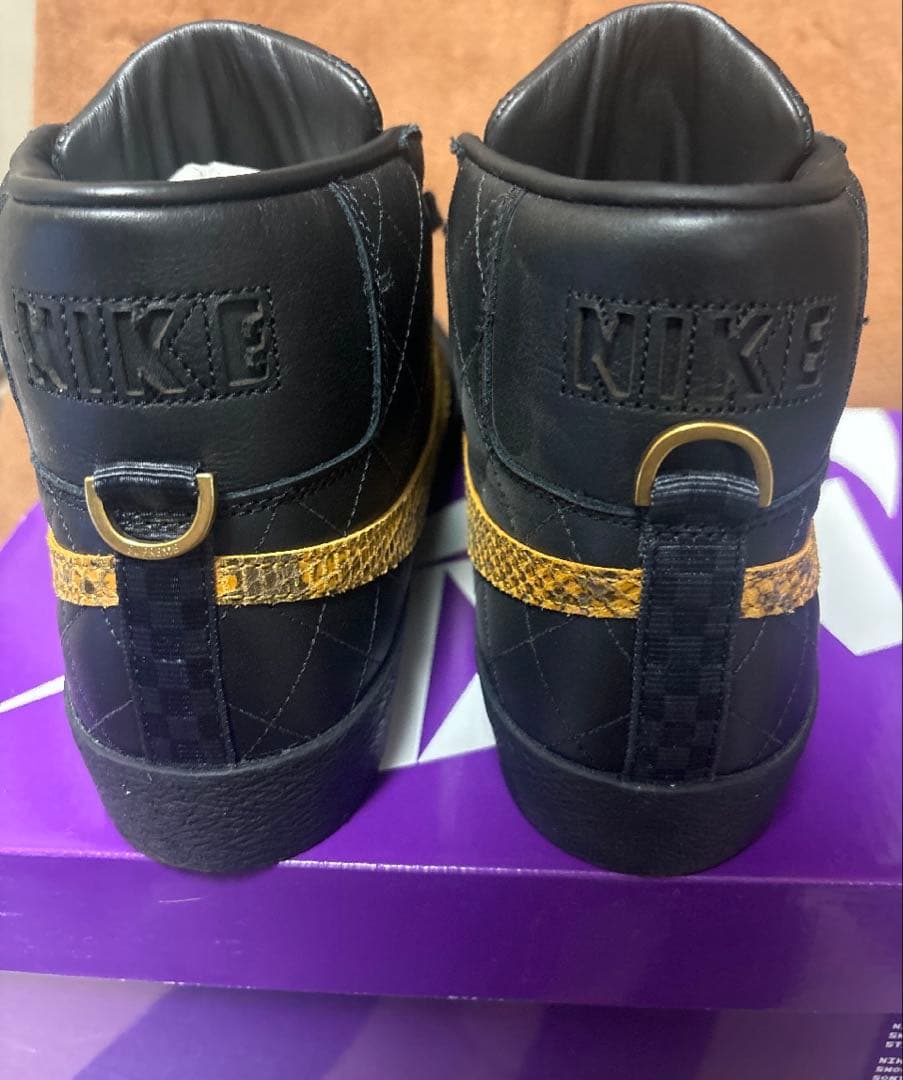 Supreme® Nike SB Blazer Mid 24cm